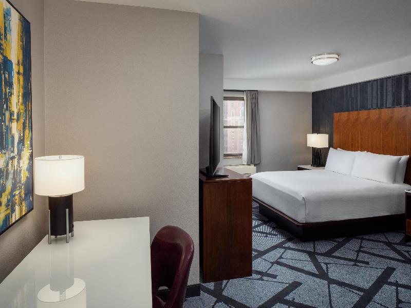 Doubletree By Hilton Pittsburgh Downtown image
