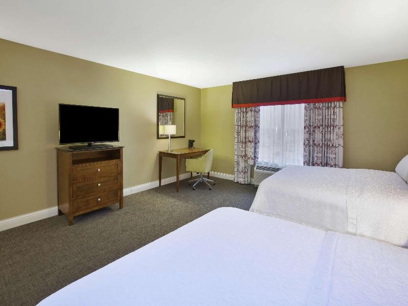 Hampton Inn & Suites Wichita Northeast image