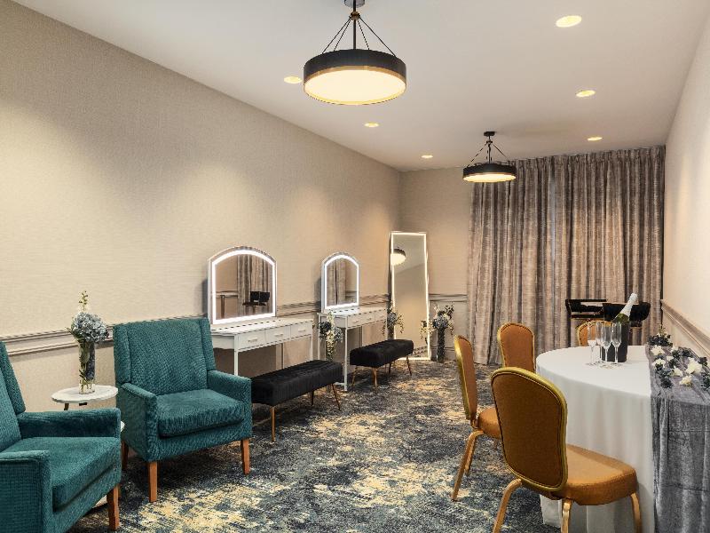 Hilton Garden Inn Milwaukee Northwest Conference image