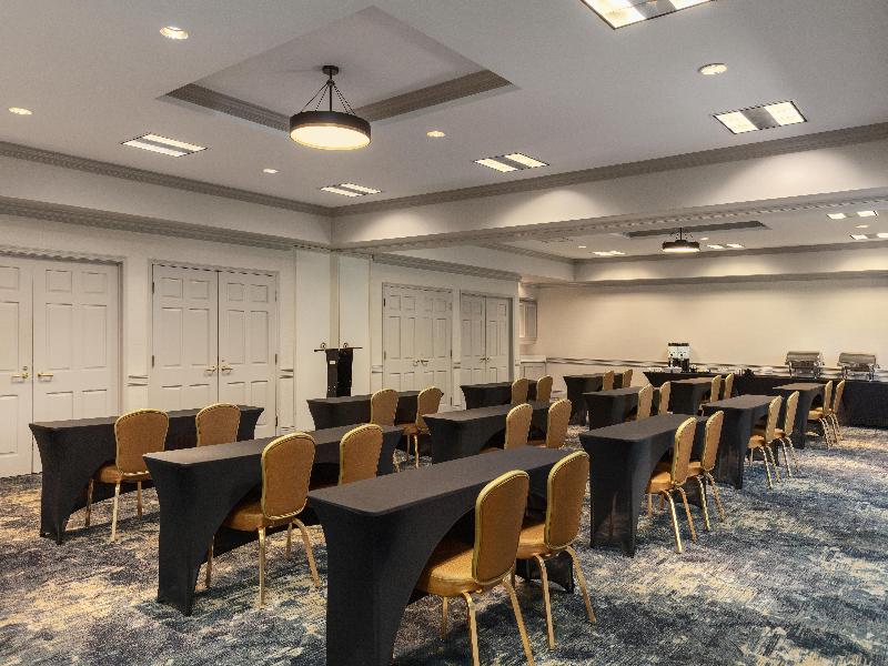 Hilton Garden Inn Milwaukee Northwest Conference image