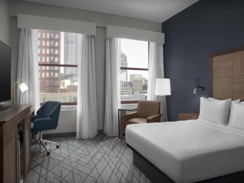 Hampton Inn Indianapolis Downtown Across from Circ image