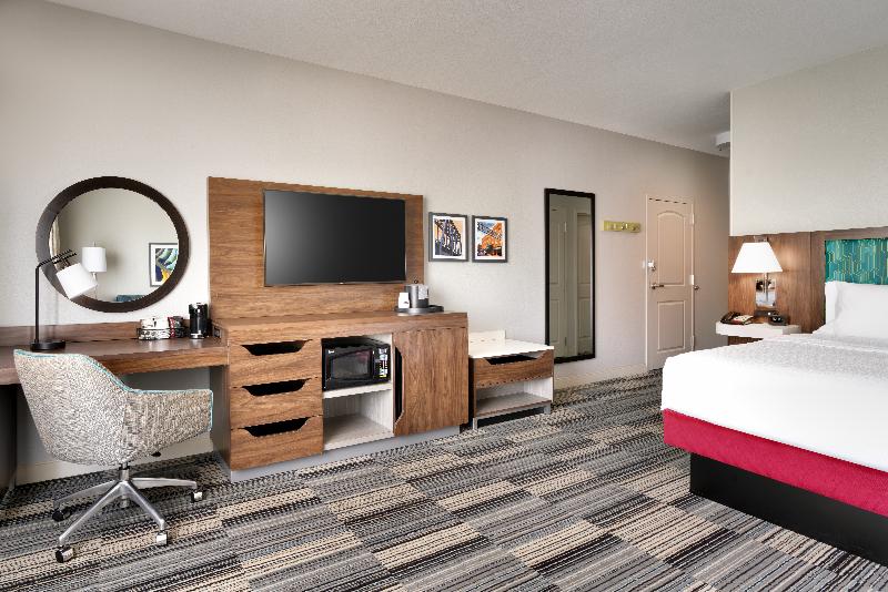 Hampton Inn & Suites Ft. Worth-Burleson image