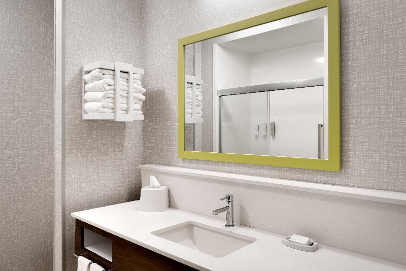 Hampton Inn & Suites Ft. Worth-Burleson image