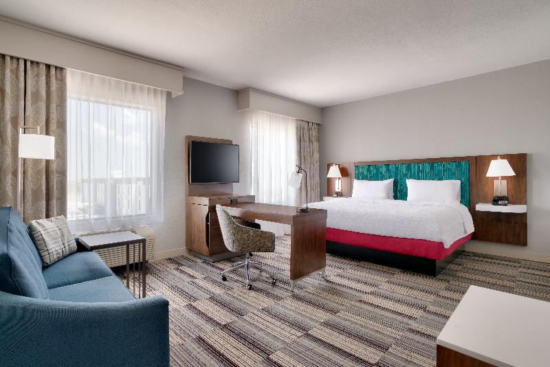 Hampton Inn & Suites Ft. Worth-Burleson image