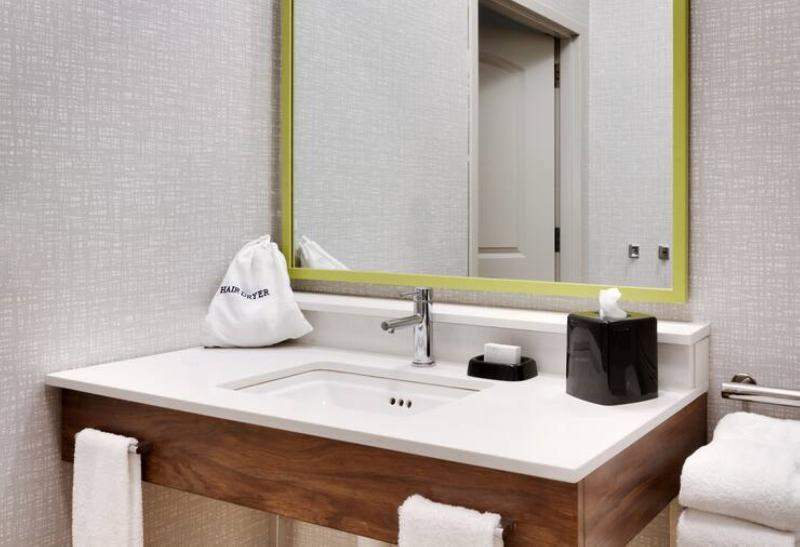 Hampton Inn & Suites Ft. Worth-Burleson image