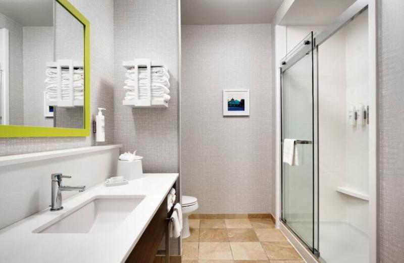 Hampton Inn & Suites Ft. Worth-Burleson image