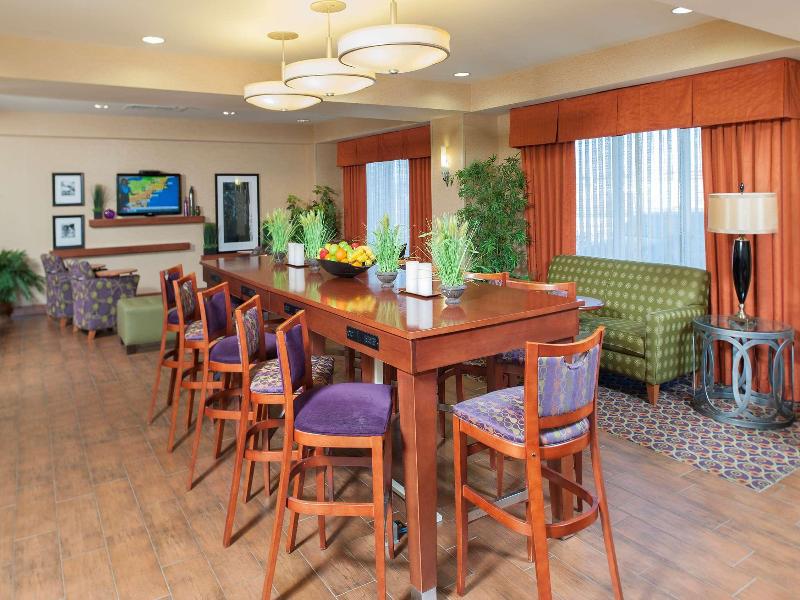 Hampton Inn Macomb image