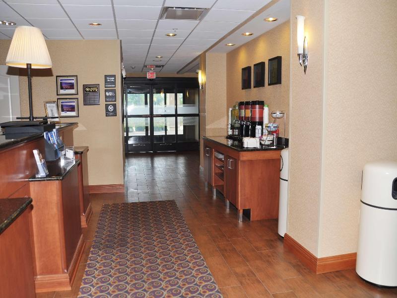 Hampton Inn Macomb image