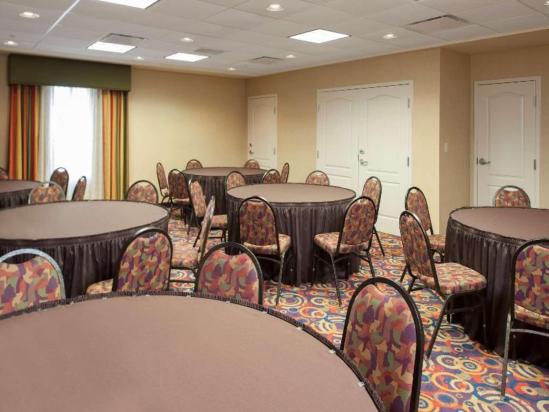 Hampton Inn Macomb image