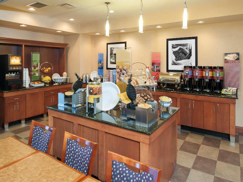 Hampton Inn Macomb image