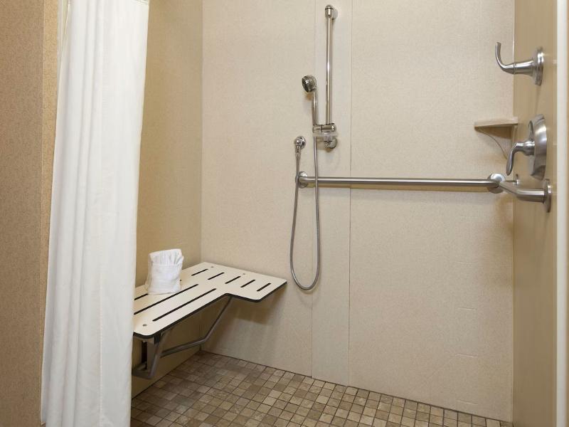 Hampton Inn Macomb image