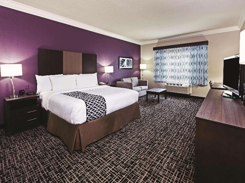 STUDIO Accessible KING SIZE BED