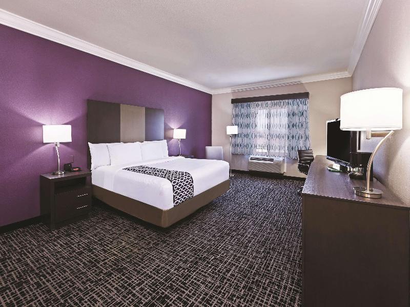 DOUBLE Accessible KING SIZE BED