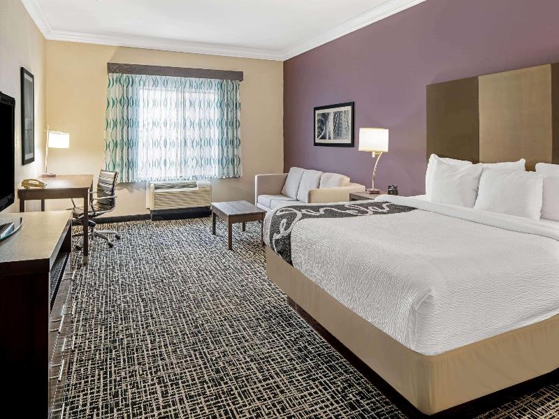STUDIO Accessible KING SIZE BED