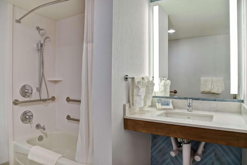 Hilton Garden Inn Kansas City/Kansas image