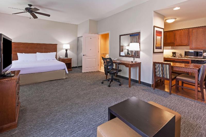 Hotel Homewood Suites by Hilton Laredo at Mall del Norte