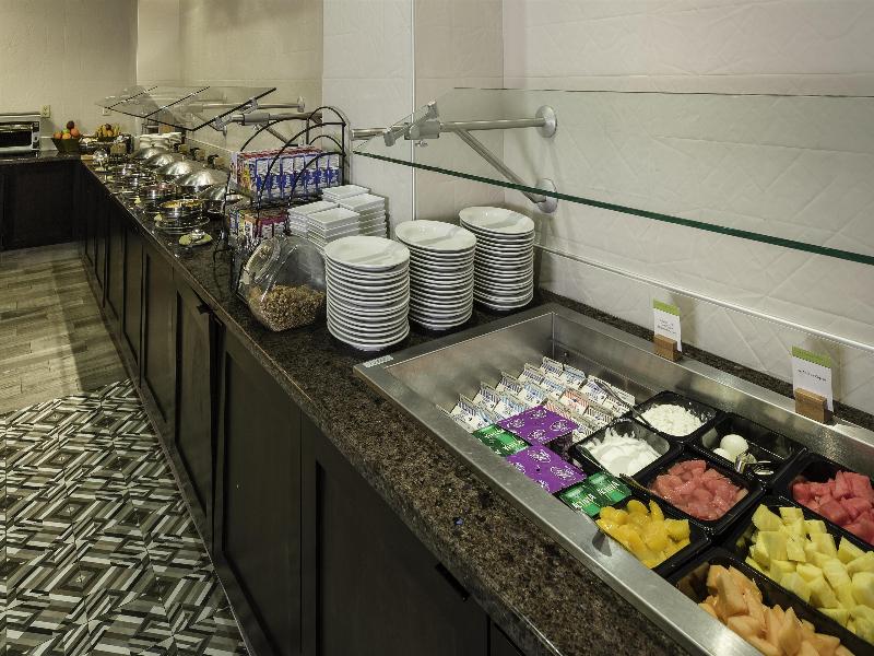 Doubletree By Hilton Wilmington image