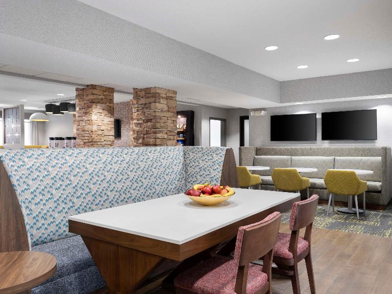 Hampton Inn Ottawa (Starved Rock Area) — photo 77