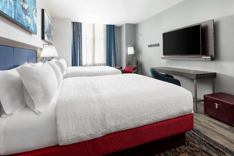 Hampton Inn & Suites Baltimore Inner Harbor image