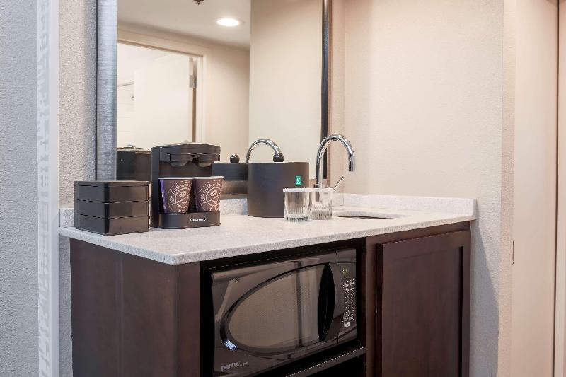 Embassy Suites by Hilton Dallas Love Field image