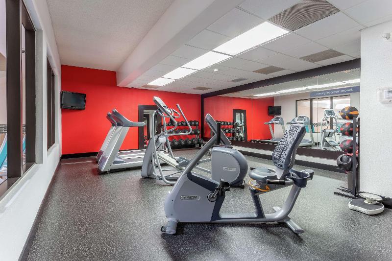 Hampton Inn Jefferson City At The Capital Mall image