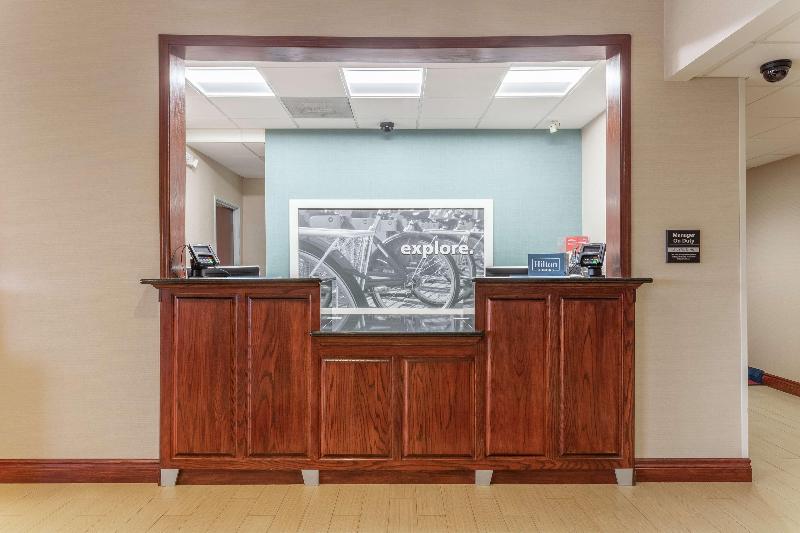 Hampton Inn Jefferson City At The Capital Mall image