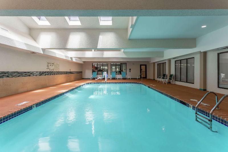 Hampton Inn Jefferson City At The Capital Mall image