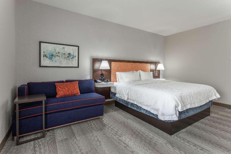 Hampton Inn Jefferson City At The Capital Mall image