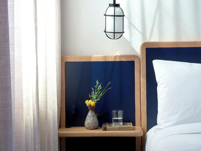 DOUBLE QUEEN SIZE BED
