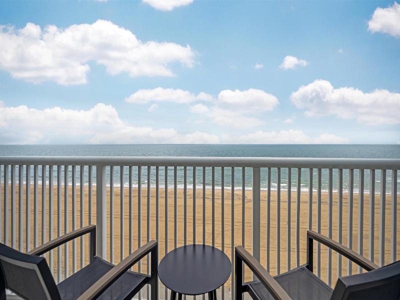 Hampton Inn Virginia Beach-Oceanfront North image