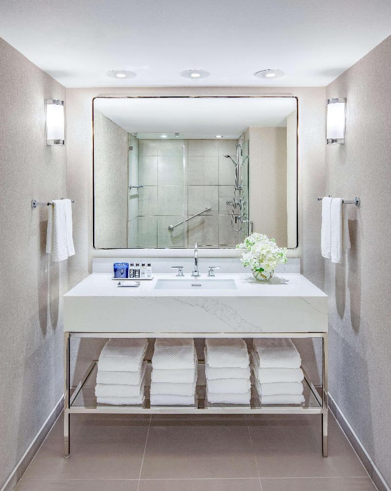 The Marquette Hotel, Curio Collection by Hilton