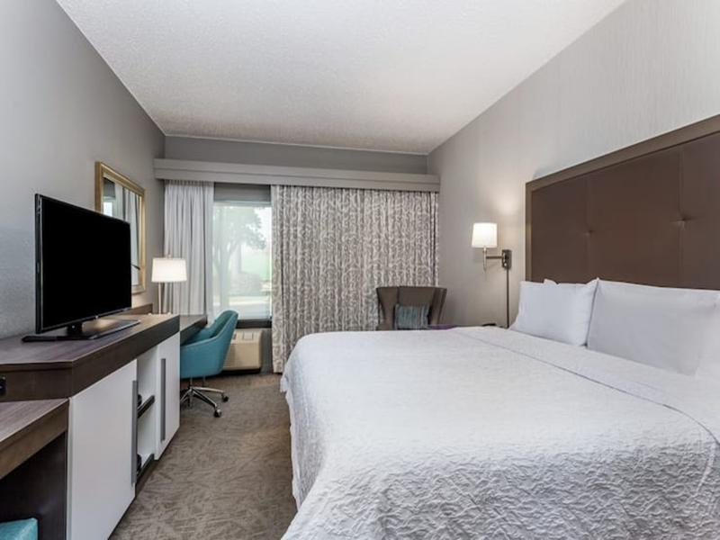 Hampton Inn Milwaukee-Airport image