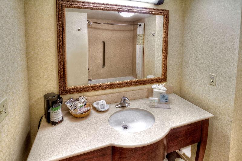 Hampton Inn & Suites Stuart-North image