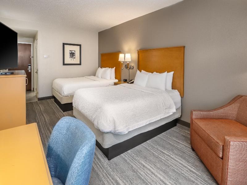 Hampton Inn & Suites Elliston Place Nashville image