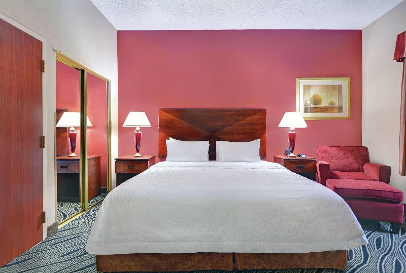 Hampton Inn Fayetteville image