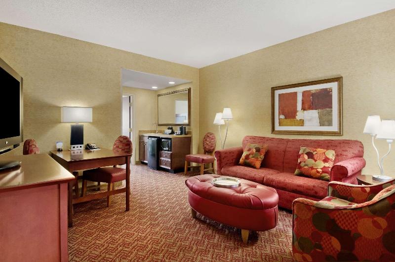 Hotel Embassy Suites by Hilton Charlotte Concord Golf Re