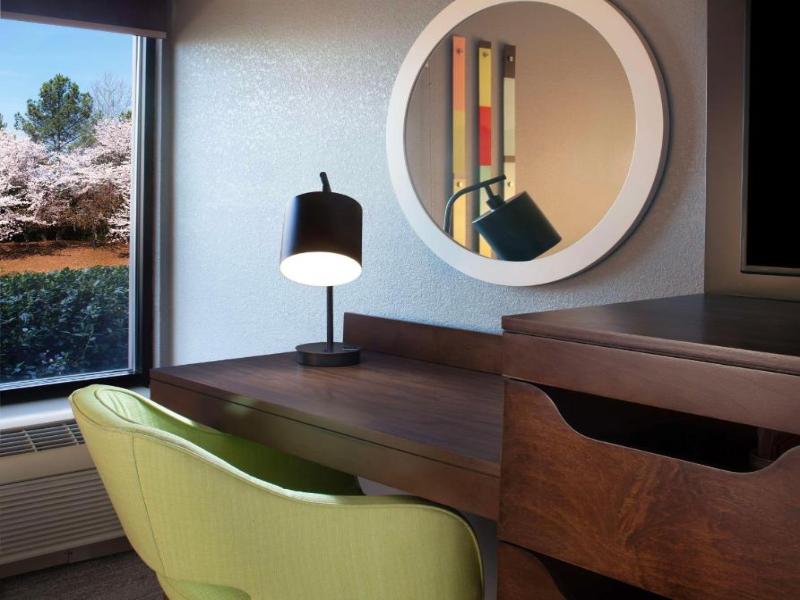 Hampton Inn Atlanta-Southlake image
