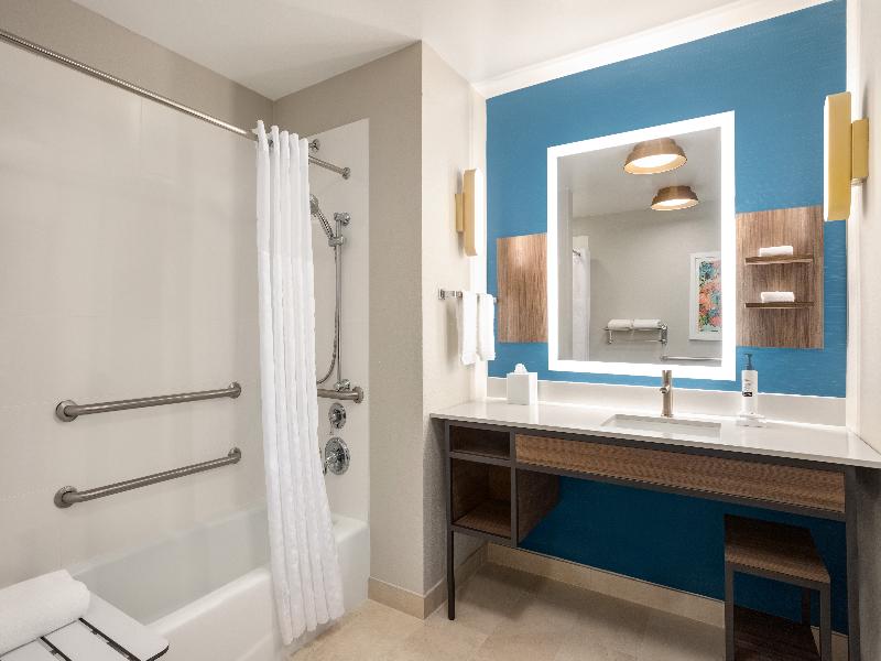 Hilton Garden Inn Fort Myers Airport- FGCU image