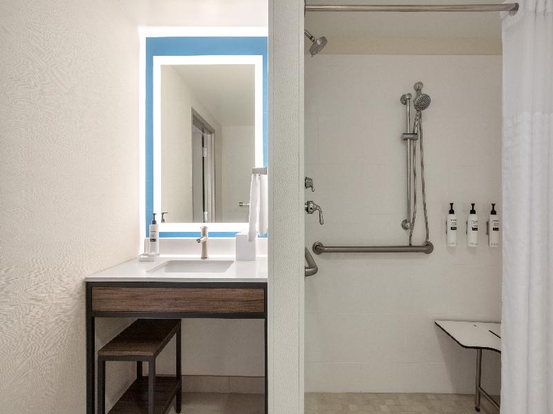 Hilton Garden Inn Fort Myers Airport- FGCU image