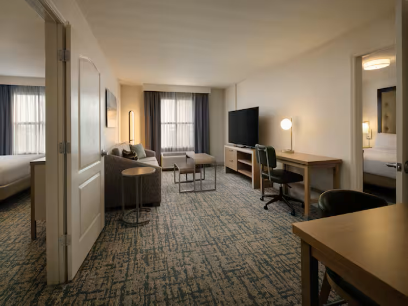 SUITE TWO BEDROOMS TWO BATHROOMS
