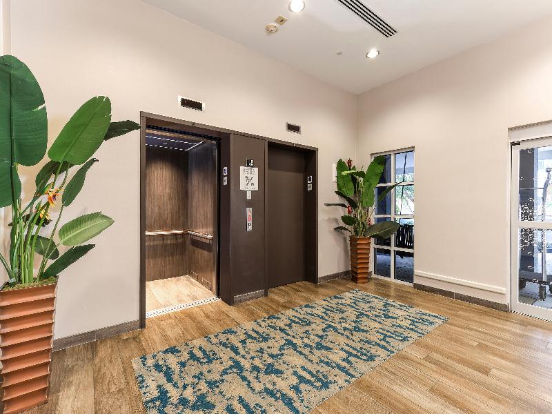 Hampton Inn Miami-Coconut Grove/Coral Gables image