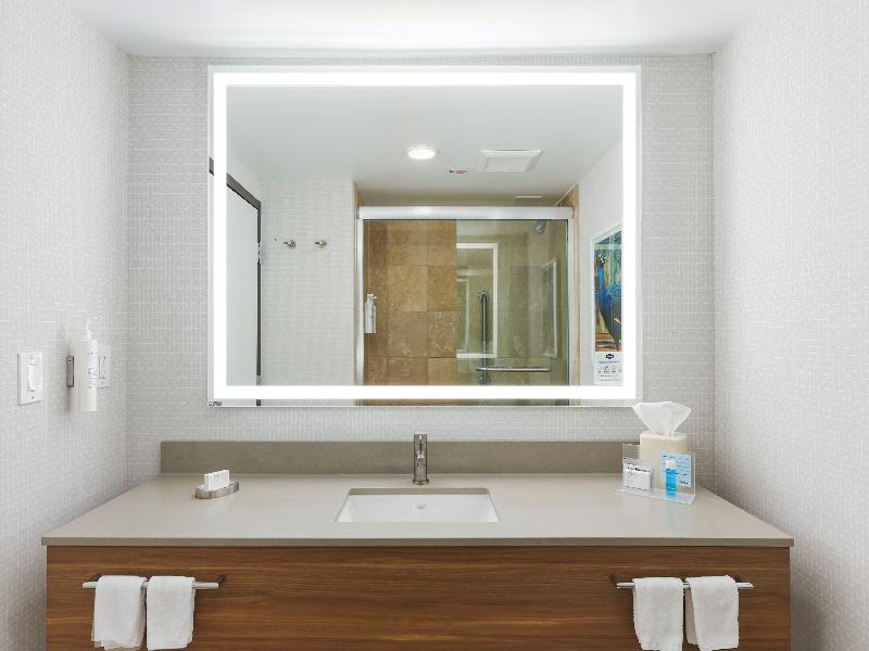 Hampton Inn Miami-Coconut Grove/Coral Gables image
