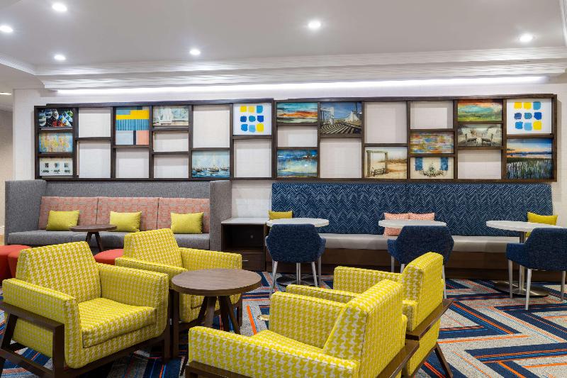 Hampton Inn Charleston-North image