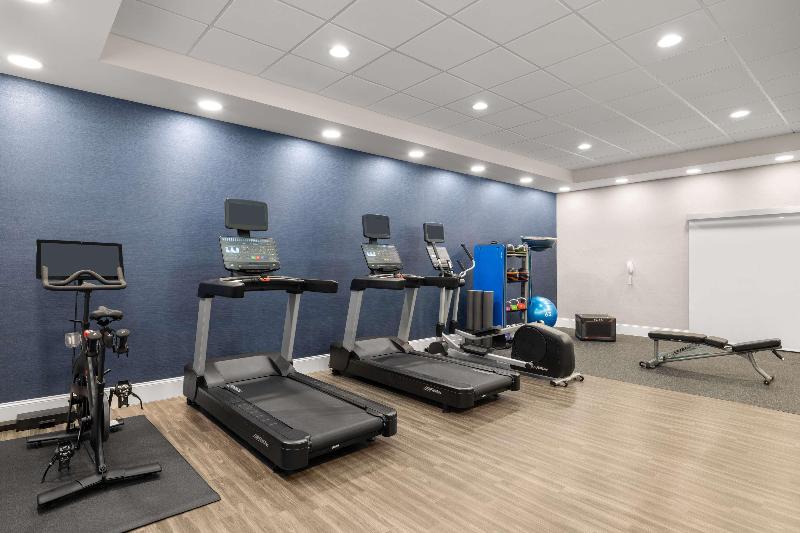 Hampton Inn Charleston-North image