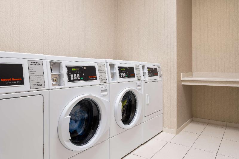 Hampton Inn Charleston-North image