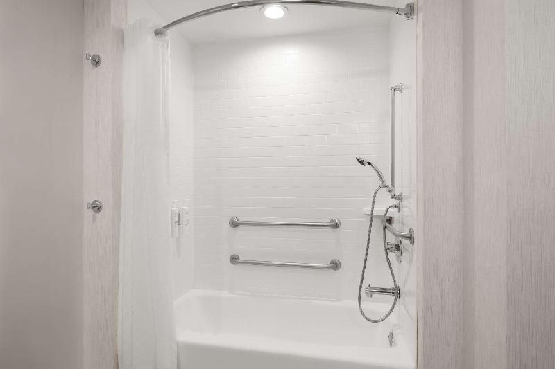 Hampton Inn Charleston-North image