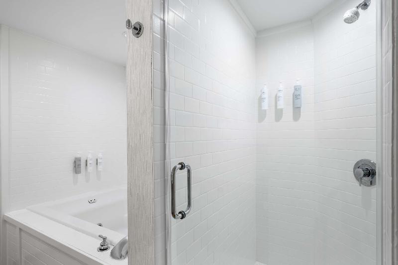 Hampton Inn Charleston-North image