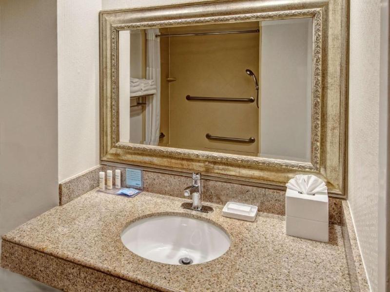 Hampton Inn Charlotte/Matthews image