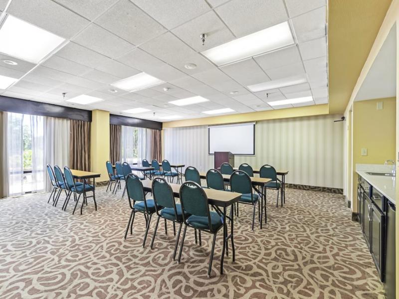 Holiday Inn St. Petersburg West image
