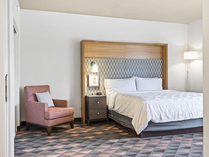 Holiday Inn St. Petersburg West image